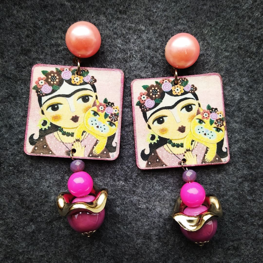 Orecchini "FRIDA E GATTO PINK" - Mony's Bijoux